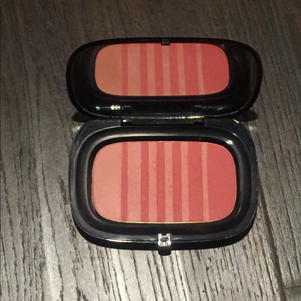 Marc Jacobs Air Blush in Kink & Kisses